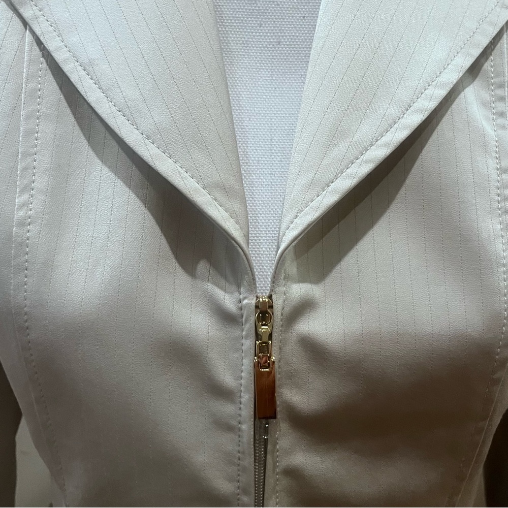 Doncaster Designer White Pant Suit Sharp, Tailored & Timeless Size 2 - Picture 9 of 11